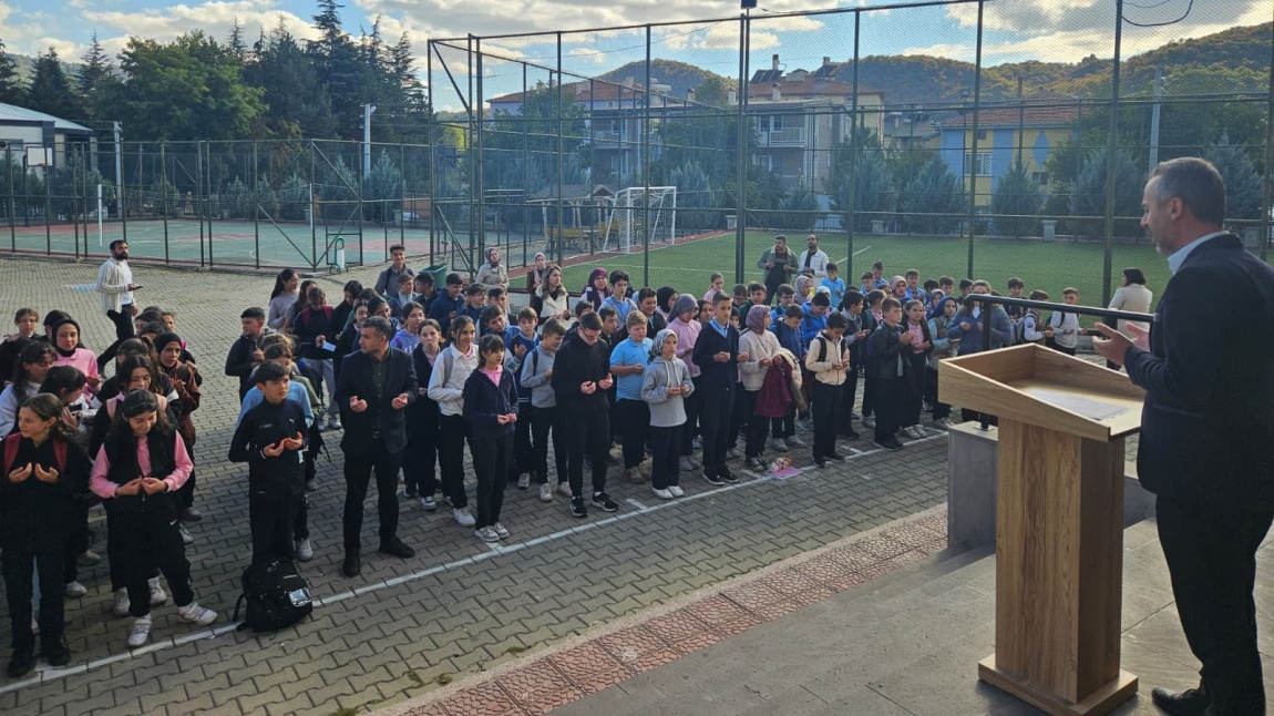 FİLİSTİN İÇİN TEK YÜREK